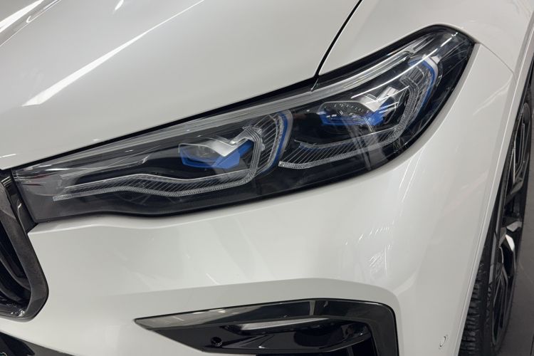 Used BMW X7 2021 xDrive40i Executive Model with M Sport Package Left Front Headlight