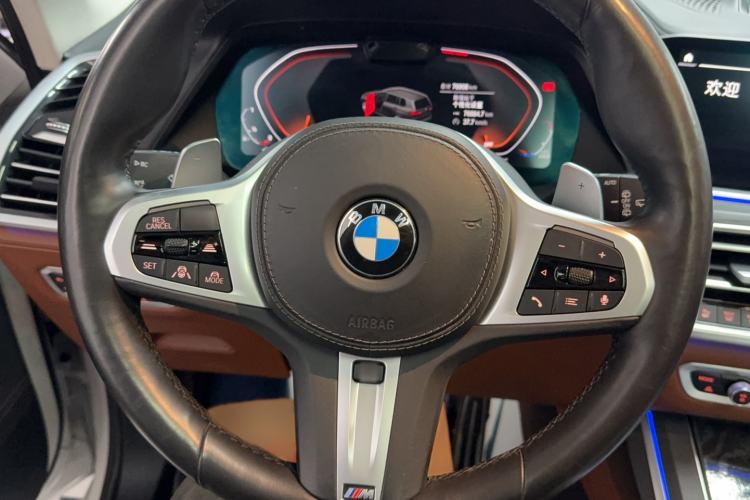 Used BMW X7 2021 xDrive40i Executive Model with M Sport Package Steering Wheel