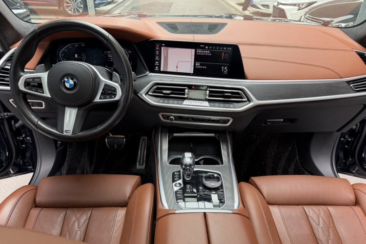 Used BMW X7 2022 xDrive40i Luxury M Sport Package Audio And AC Panel