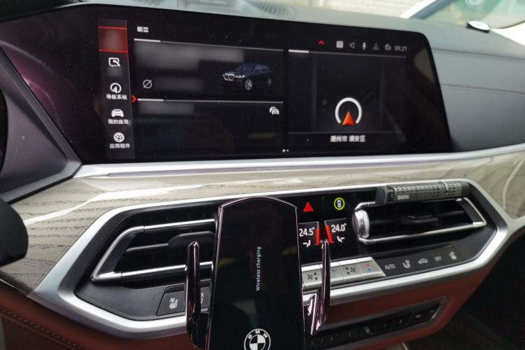 Used BMW X7 2022 xDrive40i Executive M Sport Package Audio And AC Panel