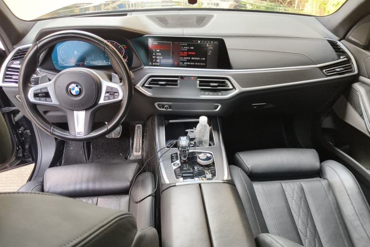 Used BMW X7 2022 xDrive40i Luxury M Sport Package Center Console