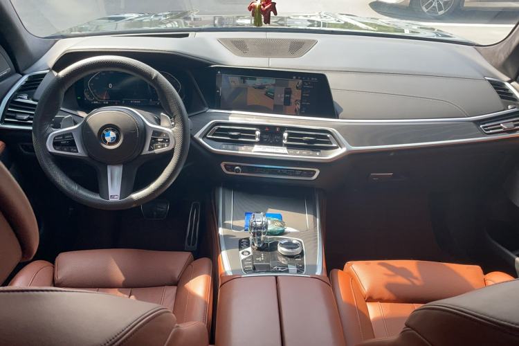 Used BMW X7 2022 xDrive40i Luxury M Sport Package Center Console