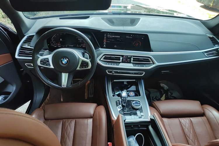 Used BMW X7 2022 xDrive40i Luxury M Sport Package Center Console