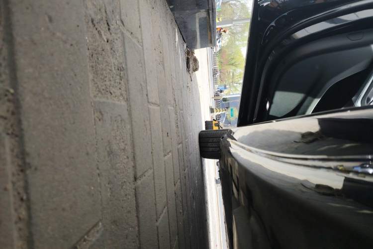 Used BMW X7  Chassis Rear Left