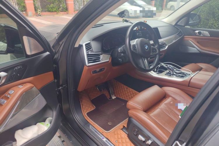 Used BMW X7 2022 xDrive40i Executive M Sport Package Driver Seat