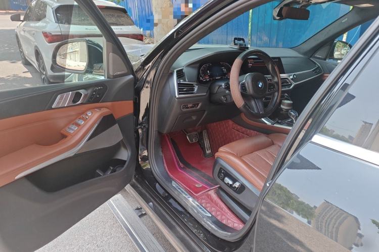 Used BMW X7 2022 xDrive40i Luxury M Sport Package Driver Seat