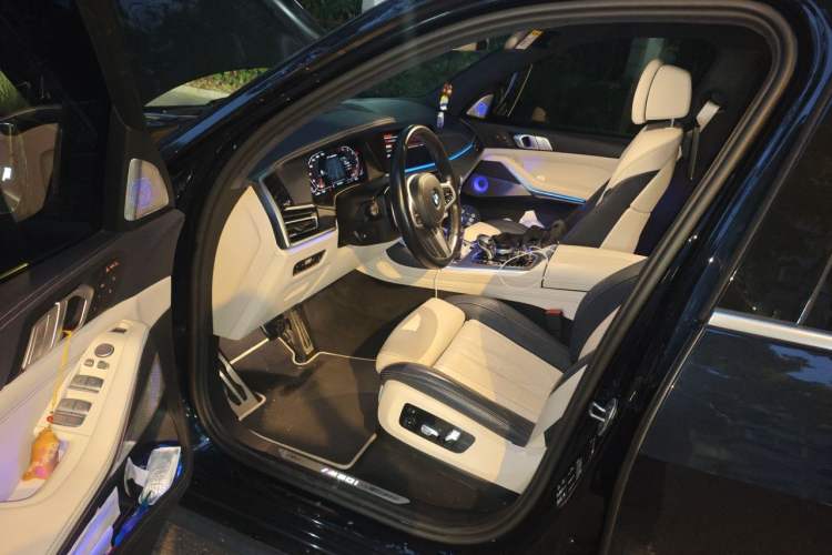 Used BMW X7 2022 xDrive M50i Driver Seat