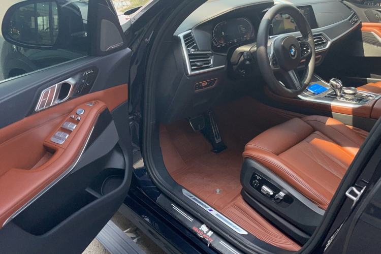 Used BMW X7 2022 xDrive40i Luxury M Sport Package Driver Seat