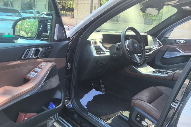 Used BMW X7  Driver Seat