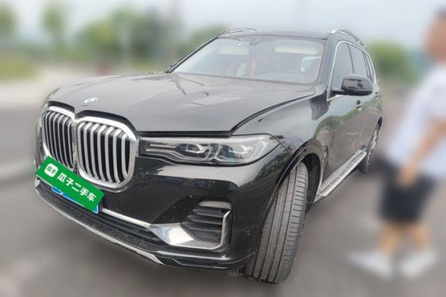 Used BMW X7 2022 xDrive40i Luxury Package with Leading Features