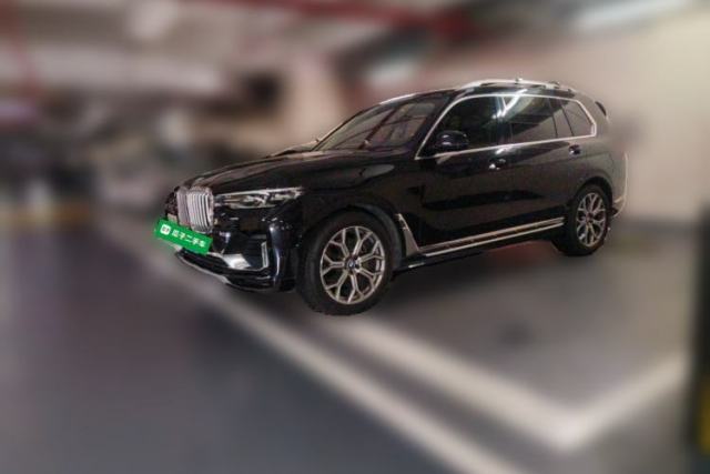 Used BMW X7 2022 xDrive40i Luxury Package with Leading Features