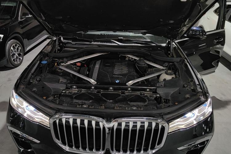 Used BMW X7 2022 xDrive40i Luxury M Sport Package Engine Bay