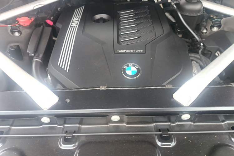 Used BMW X7 2022 xDrive40i Luxury M Sport Package Engine Bay
