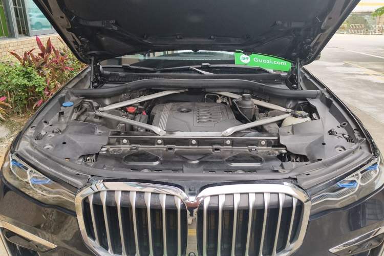 Used BMW X7 2022 xDrive40i Luxury M Sport Package Engine Bay