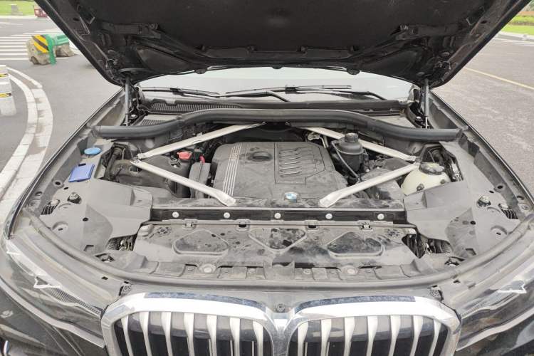 Used BMW X7 2022 xDrive40i Luxury Package with Leading Features Engine Bay