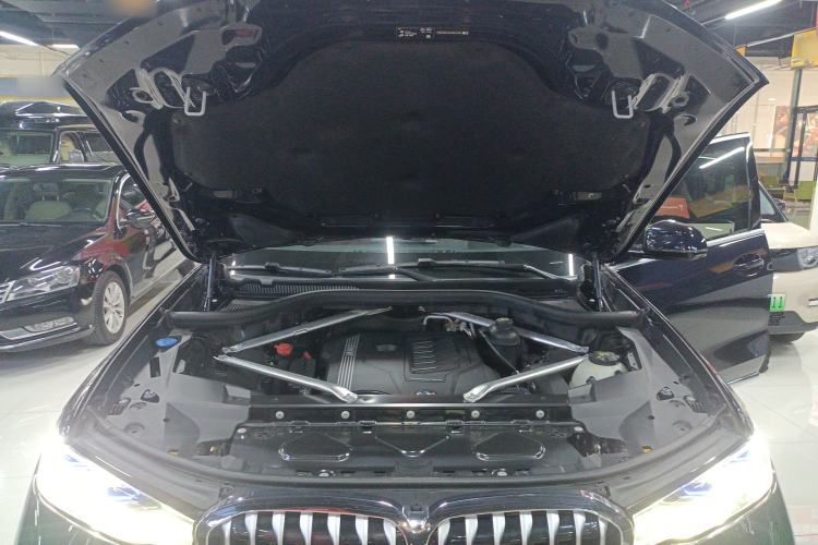 Used BMW X7 2022 xDrive40i Luxury M Sport Package Engine Bay