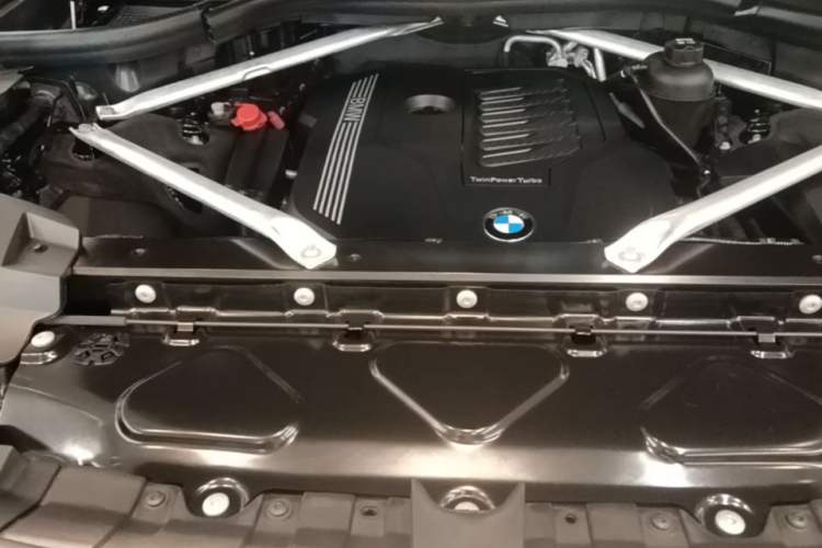 Used BMW X7 2022 xDrive40i Luxury M Sport Package Engine Bay
