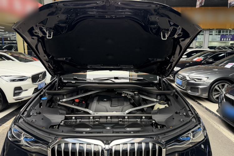 Used BMW X7 2022 xDrive40i Luxury M Sport Package Engine Bay