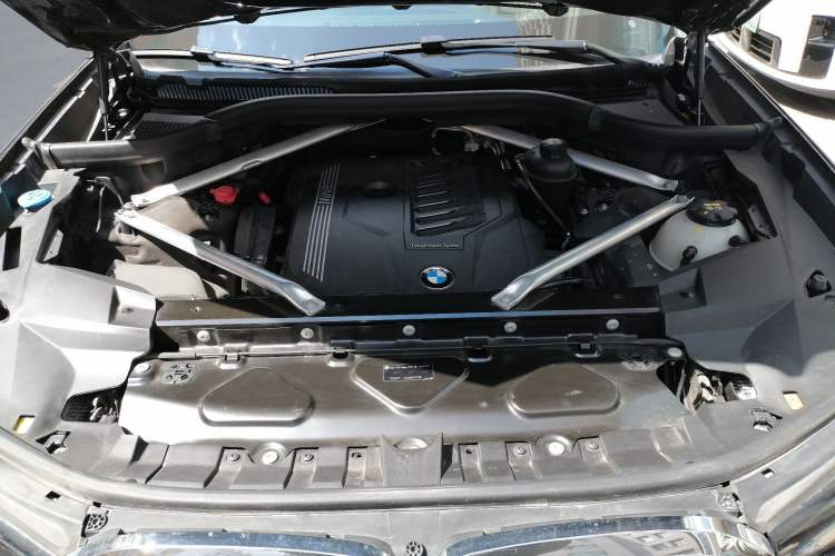 Used BMW X7 2022 xDrive40i Executive M Sport Package Engine Bay
