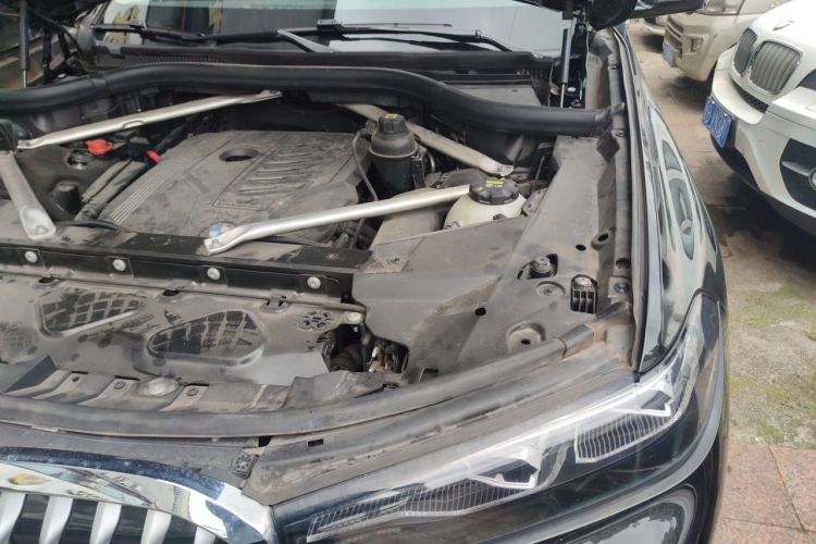 Used BMW X7 2022 xDrive40i Luxury Package with Leading Features Engine Bay Left