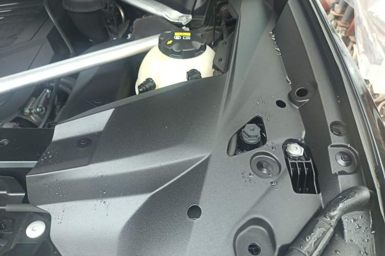 Used BMW X7 2022 xDrive40i Luxury M Sport Package Engine Bay Left