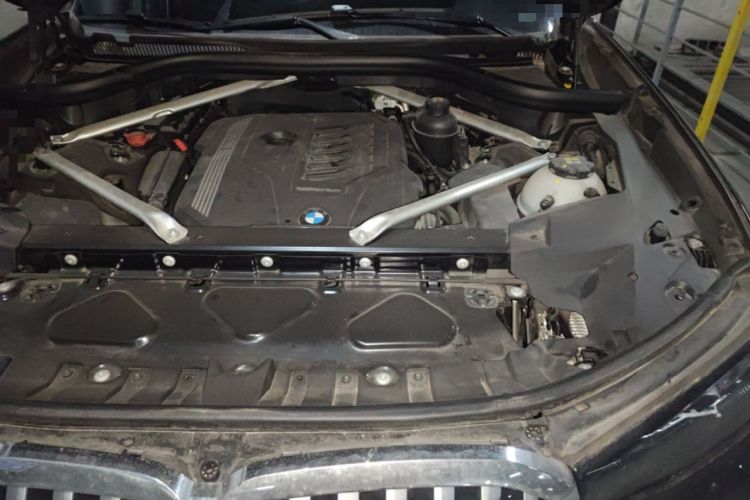 Used BMW X7 2022 xDrive40i Luxury Package with Leading Features Engine Bay Left