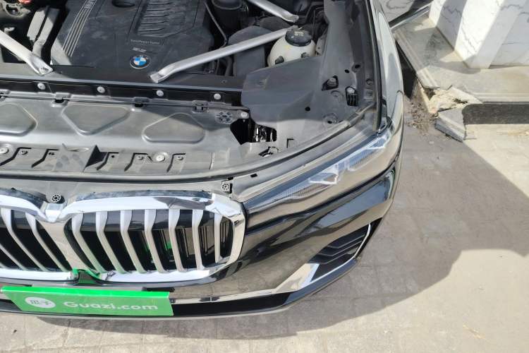 Used BMW X7  Engine Bay Left