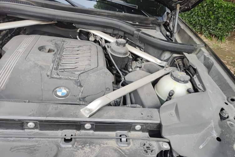 Used BMW X7 2022 xDrive40i Luxury M Sport Package Engine Bay Left