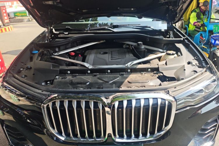 Used BMW X7 2022 xDrive40i Luxury Package with Leading Features Engine Bay