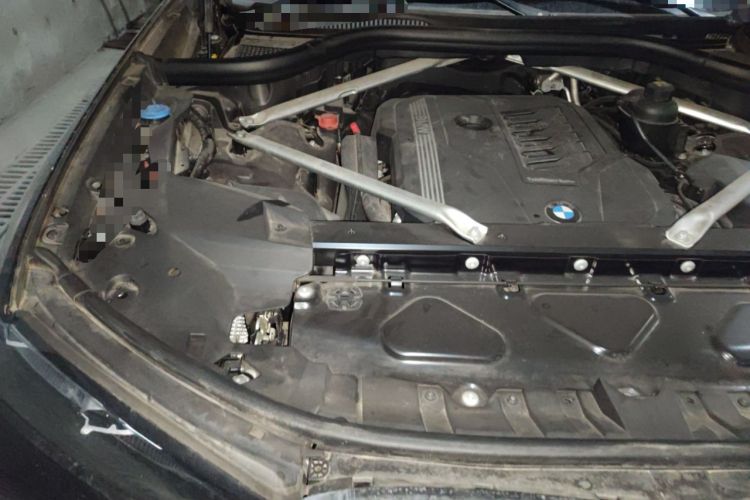 Used BMW X7 2022 xDrive40i Luxury Package with Leading Features Engine Bay Right