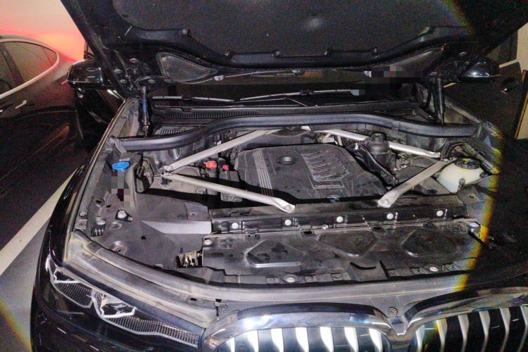 Used BMW X7 2022 xDrive40i Luxury Package with Leading Features Engine Bay Right