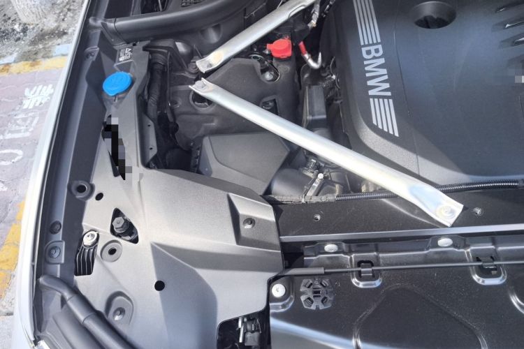 Used BMW X7  Engine Bay Right