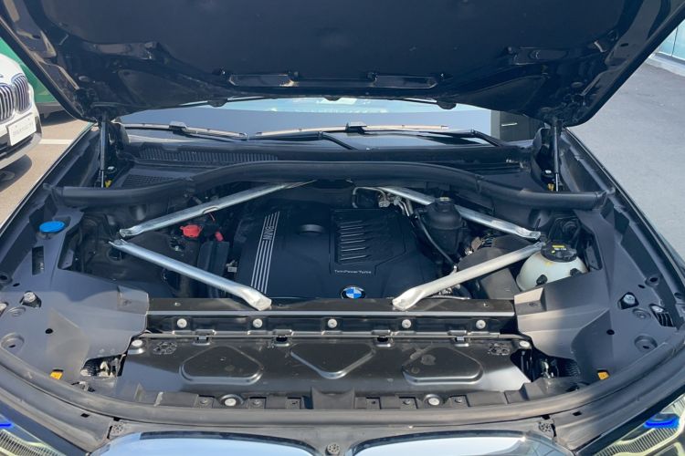 Used BMW X7 2022 xDrive40i Luxury M Sport Package Engine Bay