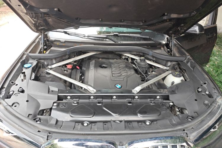 Used BMW X7 2022 xDrive40i Luxury Package with Leading Features Engine Bay