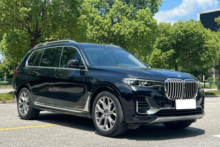 Used BMW X7 2022 xDrive40i Luxury Package with Leading Features Exterior 1