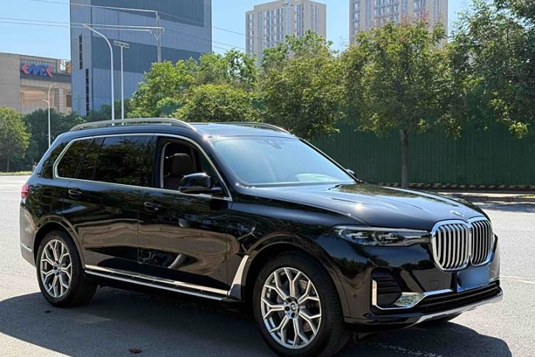 Used BMW X7 2022 xDrive40i Luxury Package with Leading Features Exterior 10