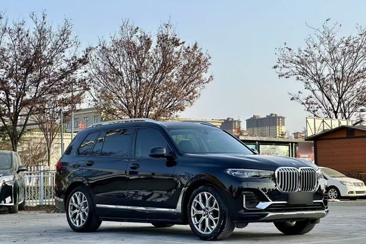 Used BMW X7 2022 xDrive40i Luxury Package with Leading Features Exterior 2