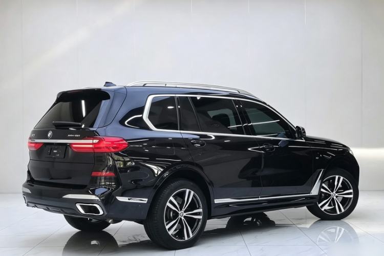 Used BMW X7 2022 xDrive40i Luxury M Sport Package Exterior 2
