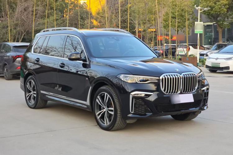 Used BMW X7 2022 xDrive40i Luxury M Sport Package Exterior 2