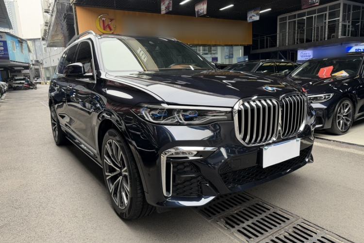 Used BMW X7 2022 xDrive40i Luxury M Sport Package Exterior 2