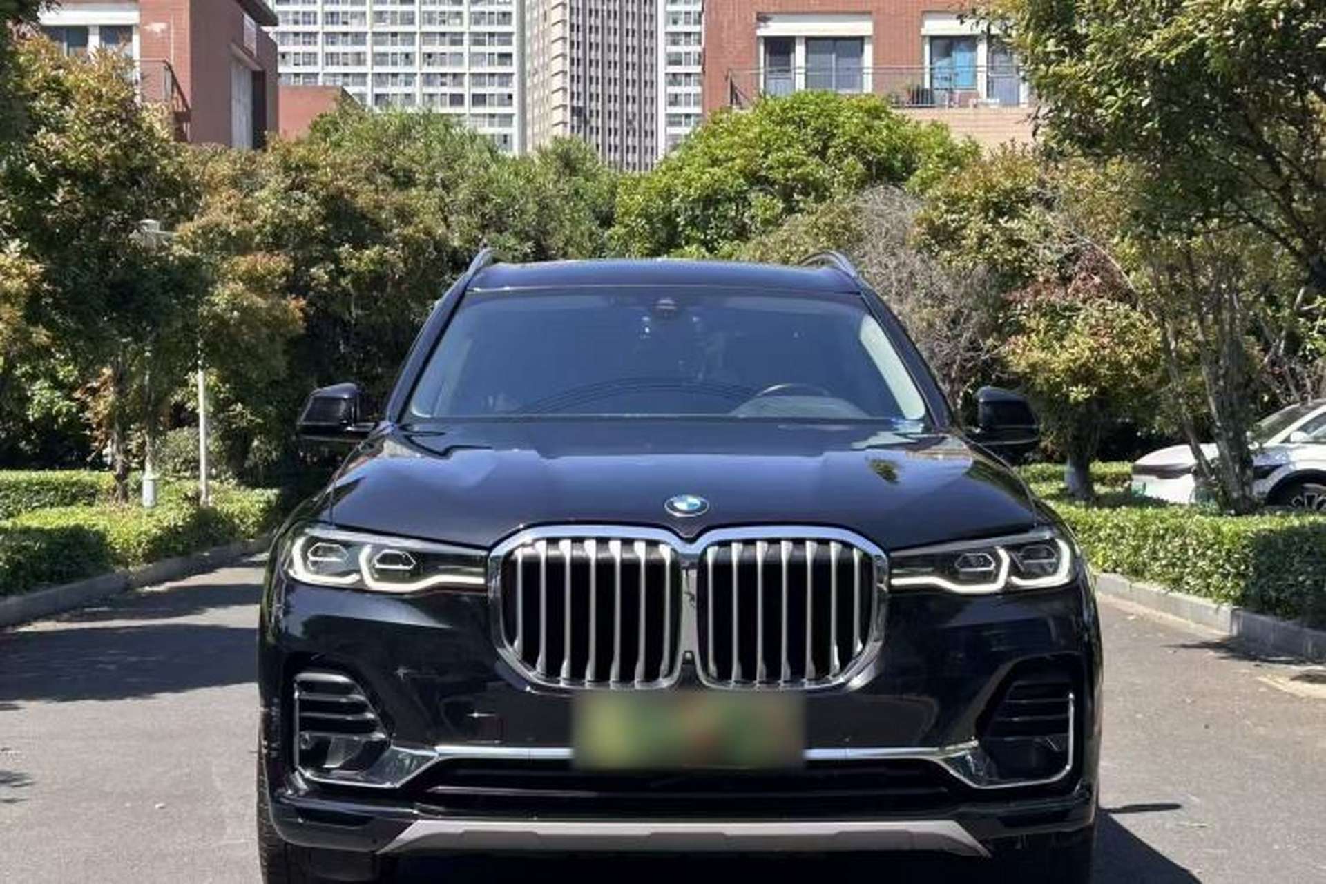 Used BMW X7 2022 xDrive40i Luxury Package with Leading Features Exterior 2