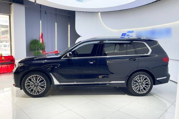 Used BMW X7 2022 xDrive40i Luxury M Sport Package Exterior 2