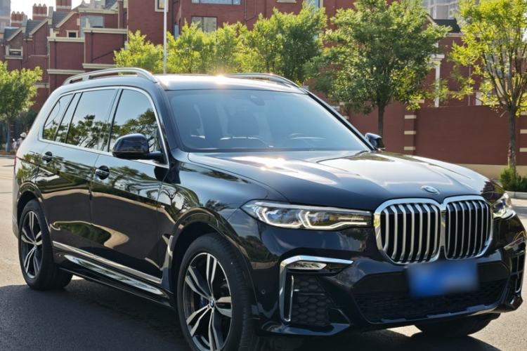 Used BMW X7 2022 xDrive40i Luxury M Sport Package Exterior 2