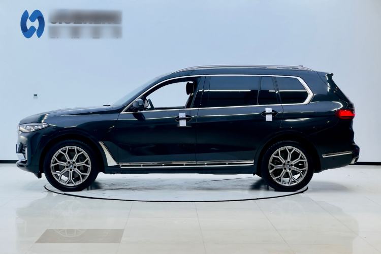 Used BMW X7 2022 xDrive40i Luxury Package with Leading Features Exterior 2