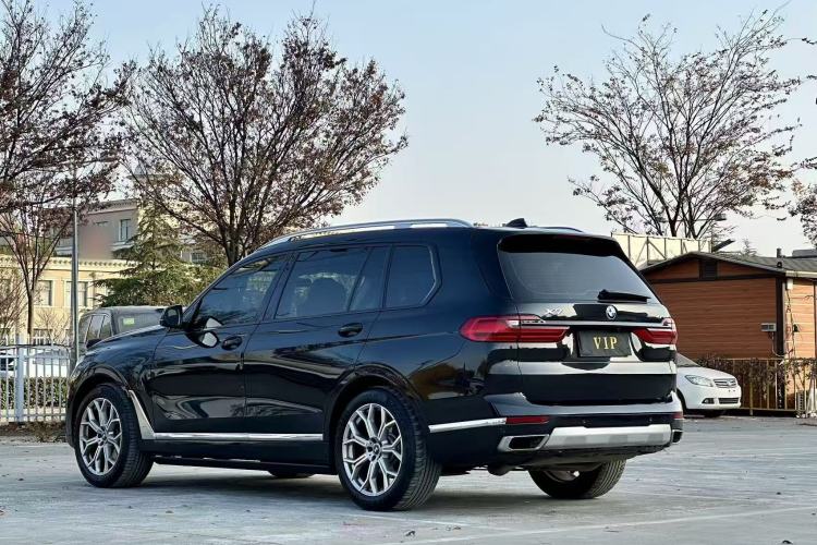 Used BMW X7 2022 xDrive40i Luxury Package with Leading Features Exterior 3
