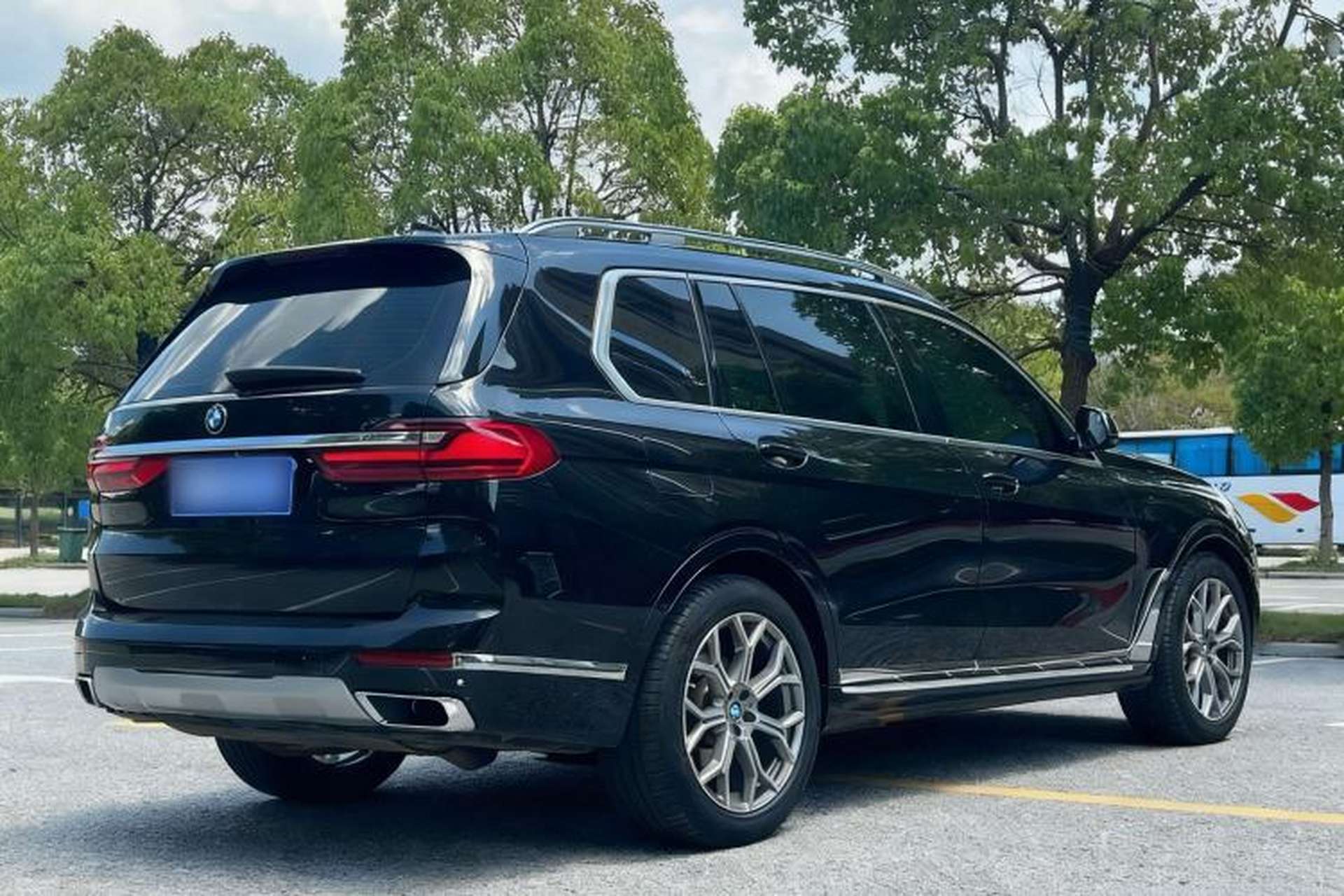 Used BMW X7 2022 xDrive40i Luxury Package with Leading Features Exterior 3
