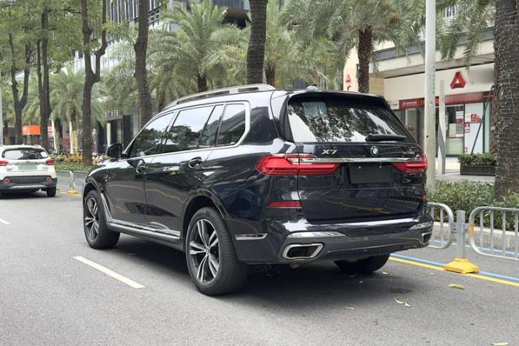 Used BMW X7 2022 xDrive40i Luxury M Sport Package Exterior 3