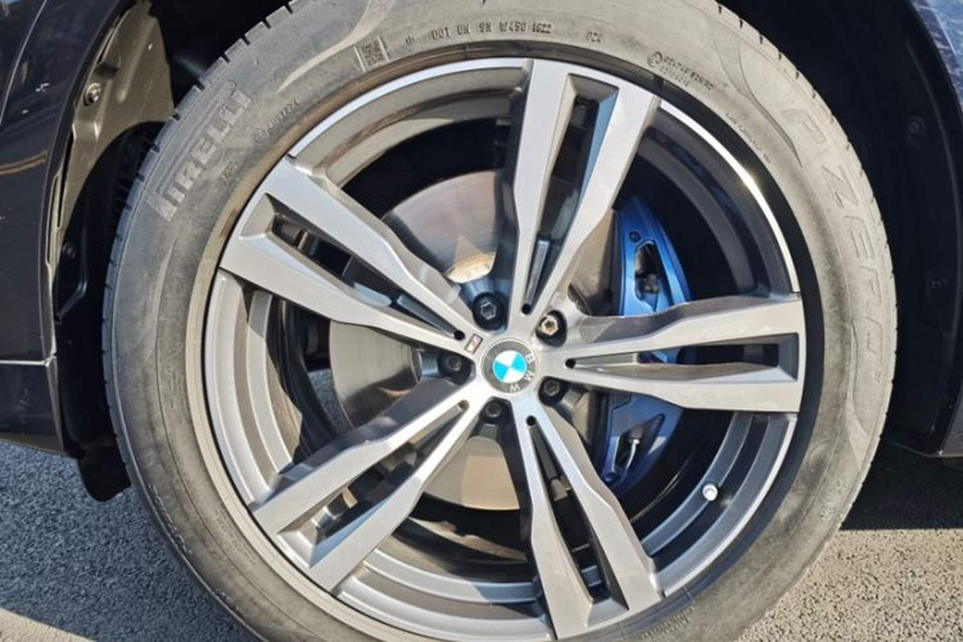 Used BMW X7 2022 xDrive40i Luxury M Sport Package Exterior 3
