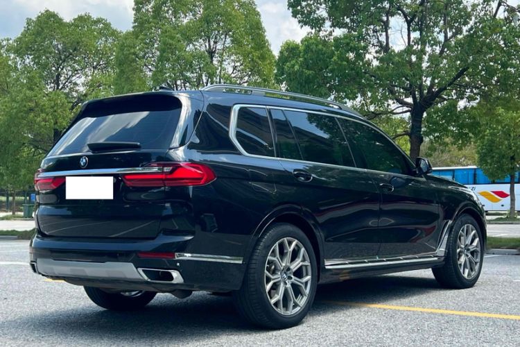Used BMW X7 2022 xDrive40i Luxury Package with Leading Features Exterior 3