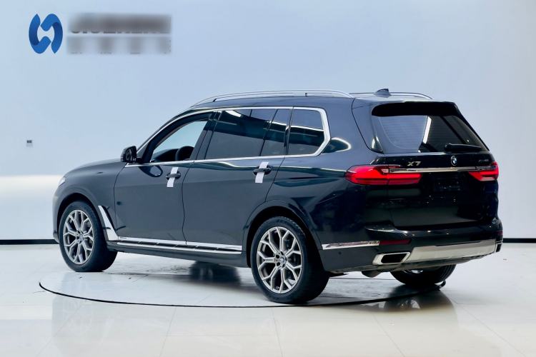 Used BMW X7 2022 xDrive40i Luxury Package with Leading Features Exterior 3